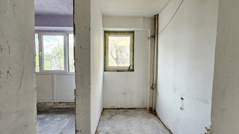 Piata Delfinului, Mega Mall, Chisinau, Dobrina,